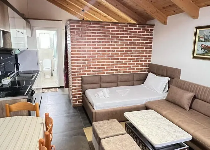 By Arbri 2 بيت خشبي